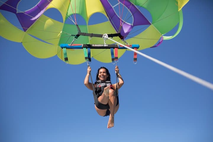 Parasailing in Palm Beach Aruba — 700-Foot 'Legally High' Flight photo 5