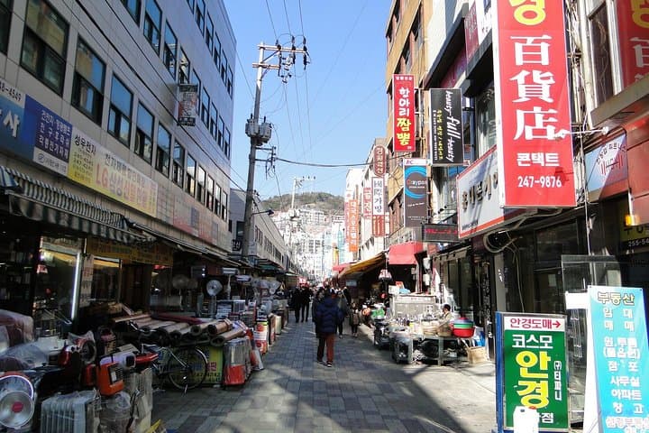 Busan to Jinhae Cherry Blossom Day Tour — Top Spring Sights and Practical Tips photo 3