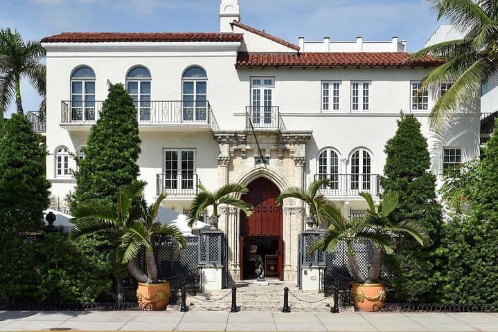 Miami Beach Art Deco Walking Tour: Versace Mansion & South Beach History photo 3