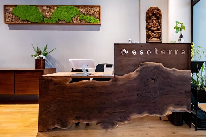 Midtown Manhattan Acupuncture Near Bryant Park: Holistic Relief & Facial Rejuvenation