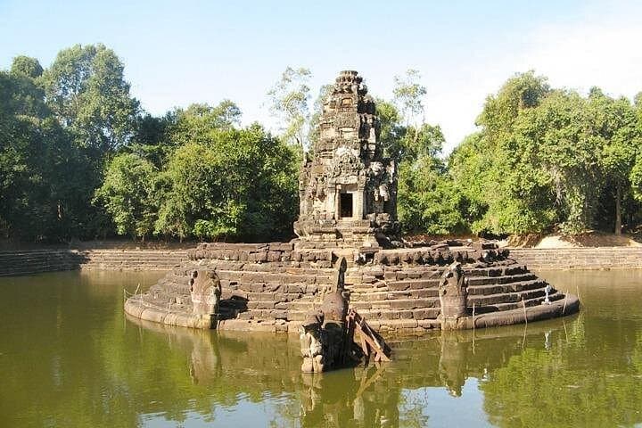 Angkor Wat & Banteay Srei: Full-Day Temple Tour from Siem Reap photo 3