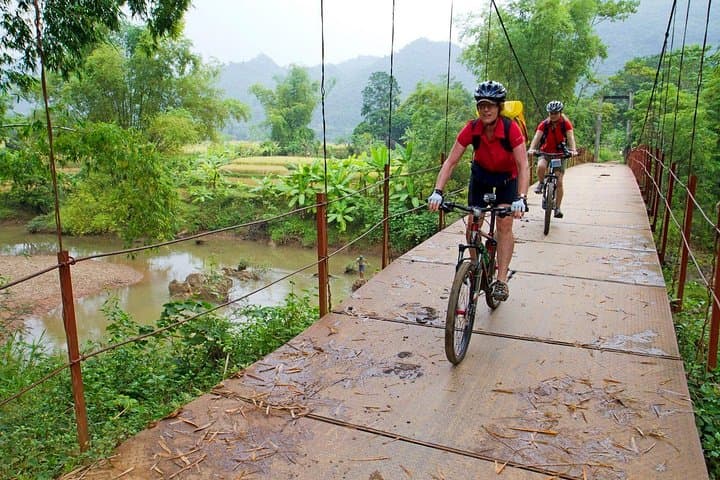 Hanoi to Mai Chau Valley: 2-Day Resort Escape with Village Biking