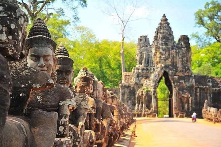 Angkor Wat & Banteay Srei: Full-Day Temple Tour from Siem Reap photo 2