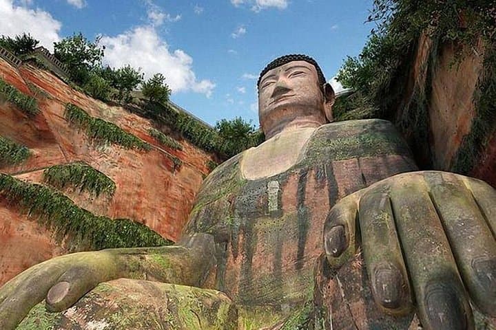 Shanghai to Chengdu Day Tour: Leshan Giant Buddha & Chengdu Panda Base photo 4