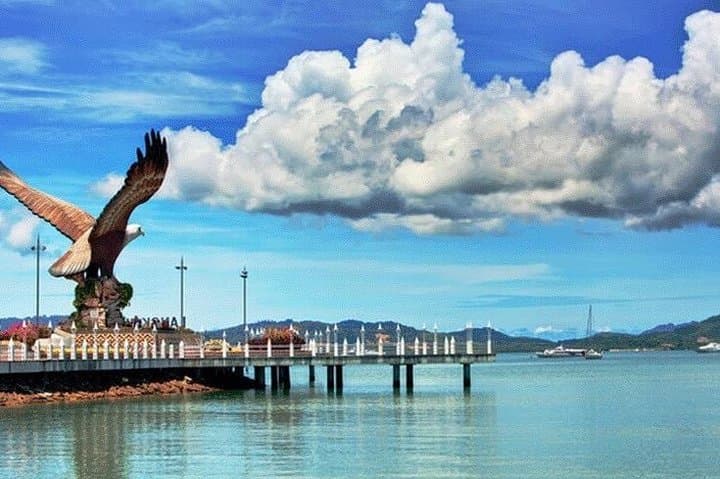 Langkawi SkyBridge Cable Car Tour with 5-Star Buffet Lunch: Skybridge & Eagle Square Guide photo 6