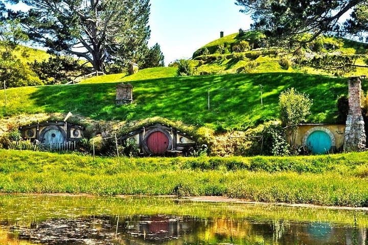 Auckland to Hobbiton & Waitomo: 3-Day Movie Set and Glowworm Cave Tour