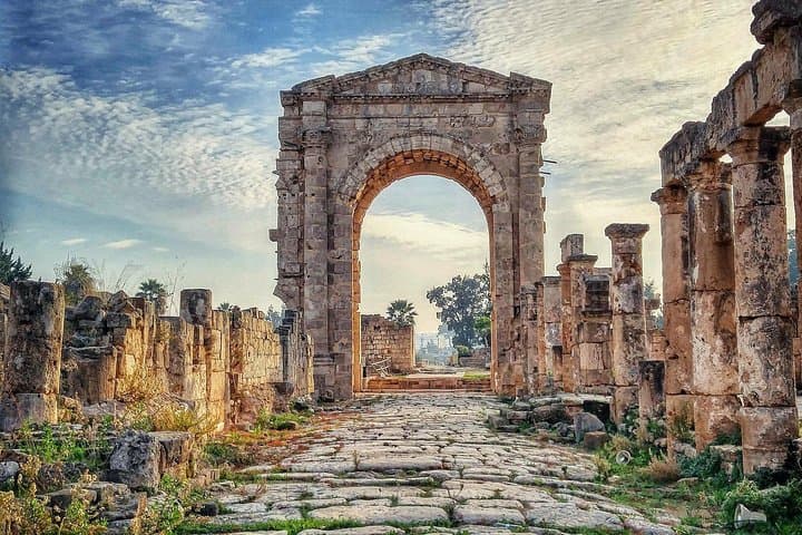 Coastal Phoenician Treasures: Sidon, Tyre & Maghdouche Day Tour from Beirut