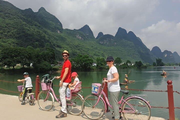 Li River VIP Cruise & Yangshuo Countryside Cycling — Full-Day Luxury Tour photo 3