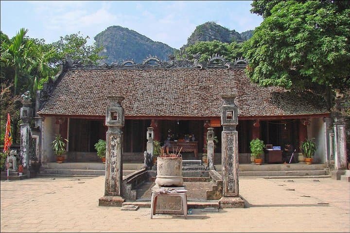 Ninh Binh Day Tour: Hoa Lu, Mua Cave & Tam Coc Rowing Boat photo 2