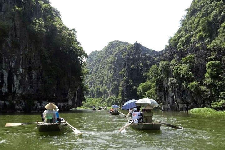 Ninh Binh Day Tour: Hoa Lu, Mua Cave & Tam Coc Rowing Boat photo 5