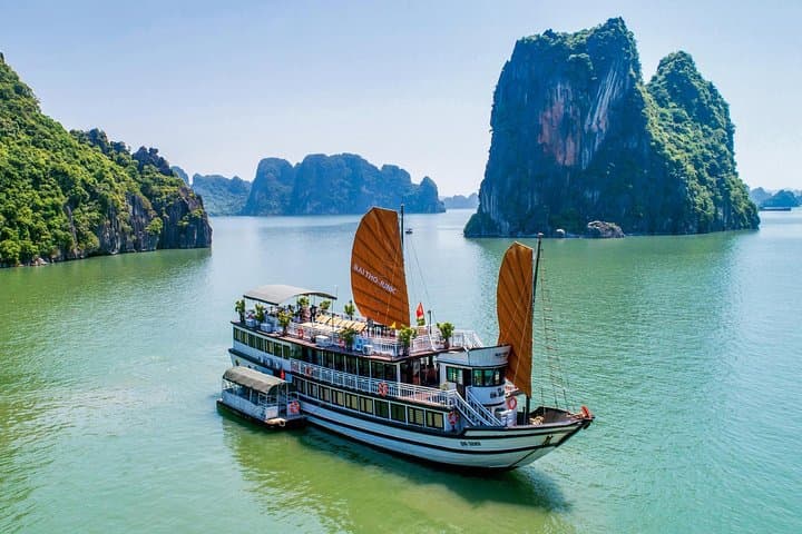 Bai Tu Long Bay Deluxe Cruise 2D/1N — Kayaking & Swimming in Pristine Bay photo 6