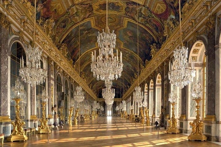 Chartres and Versailles Private Full‑Day Tour from Paris — Cathedral, Palace & Gardens photo 6
