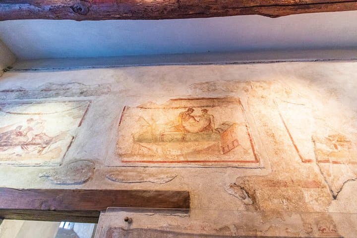 Explore Naples with a Local: Mount Vesuvius Views & Street Food Walk photo 6
