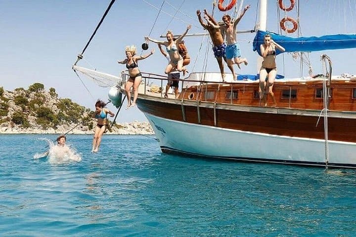 Kusadasi Aegean Boat Tour: Swim & Lunch at Aphrodite, Butterfly & Pine Bays