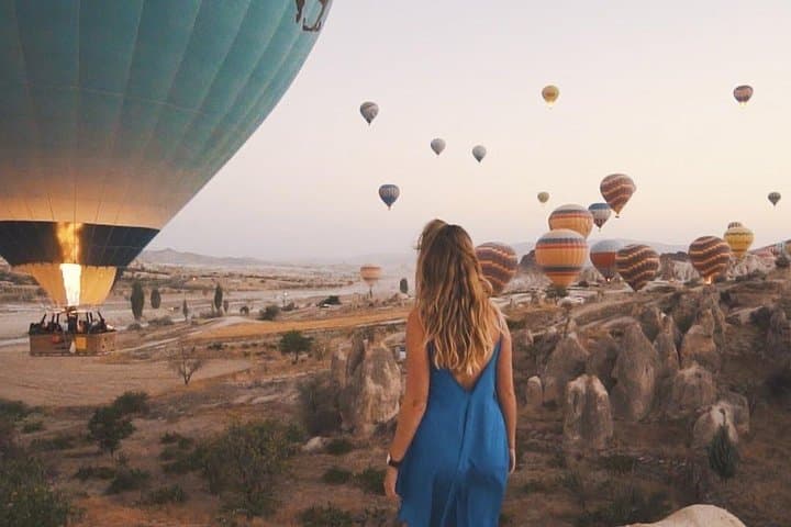 Sunrise Balloon Flight Over Cappadocia: Breakfast & Champagne Experience