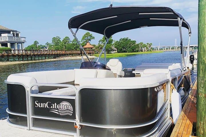 4-Hour Private Hilton Head Pontoon Boat Rental — Skull Creek to Daufuskie photo 3