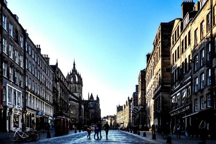 Edinburgh Old Town Stories Walking Tour: Royal Mile History & Hidden Gems photo 1