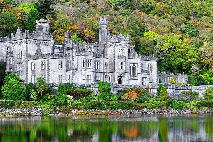 Ultimate 5-Day South of Ireland Private Tour: Explore Castles, Coastlines & Culture