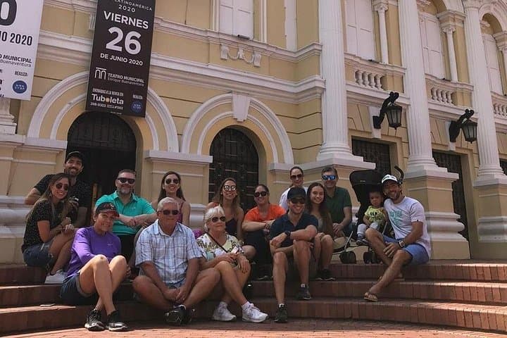 Cali Bike Tour: Cycling the Historic Center and Urban Flavors