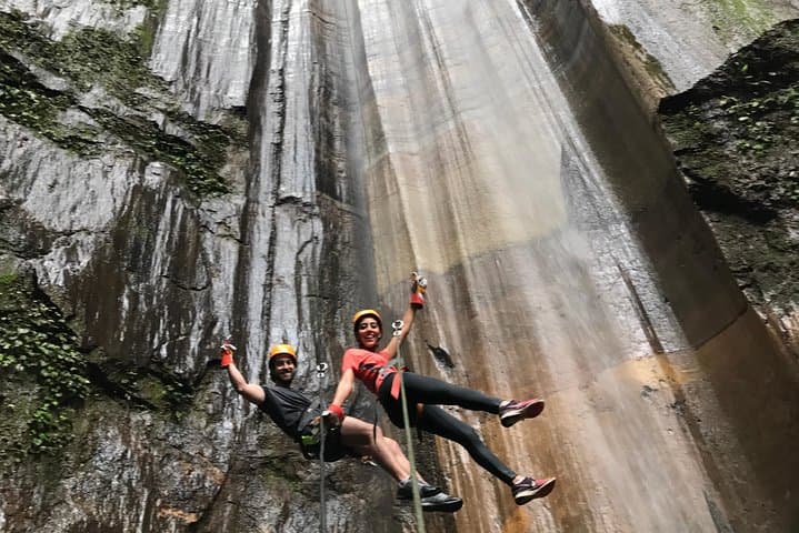 45-Meter Waterfall Rappel Near Antigua — Guided Descent and Safety Tips photo 5