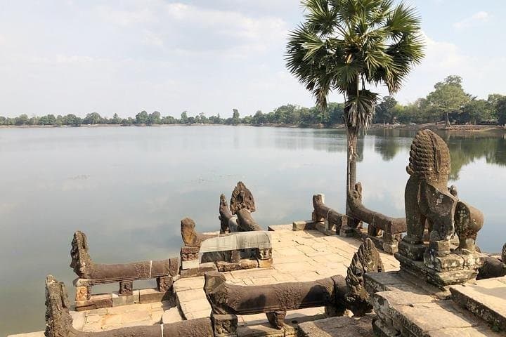 Full-Day Temples of Angkor: Small-Group Siem Reap Tour photo 3