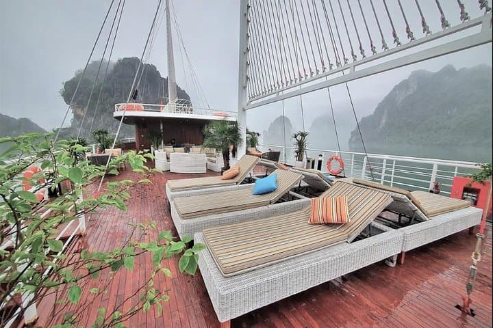 Full-Day Luxury Halong & Lan Ha Bay Cruise with Kayaking and Beach Swim photo 4