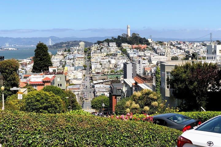 San Francisco Urban Hike: Coit Tower, Lombard Street & North Beach Steps Tour photo 4