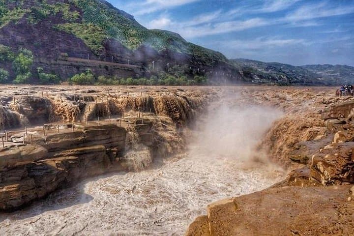 Private Day Tour to Hukou Waterfall from Xi'an — Yellow River's Mighty Drop