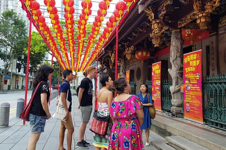 Private Singapore Walking Tour — Chinatown, Little India & Civic District Highlights photo 1
