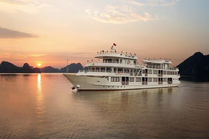 Bai Tu Long Luxury Cruise: Kayaking, Swimming & Full-Board in Pristine Bay photo 4