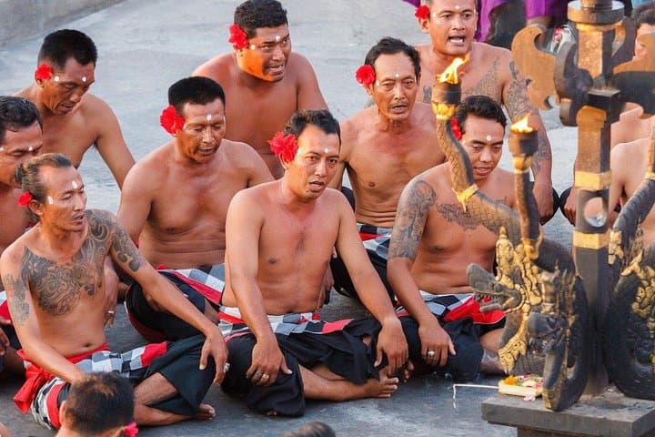 Uluwatu Temple Sunset & Kecak Dance: Private Evening Tour with Jimbaran Seafood photo 4