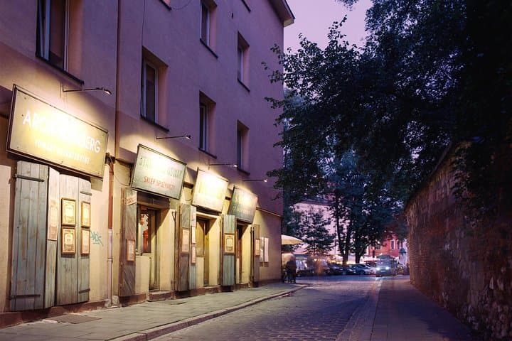 Kazimierz and the Ghetto: 60-Minute Golf Cart Tour of Kraków's Jewish Quarter and Schindler's Factory photo 4