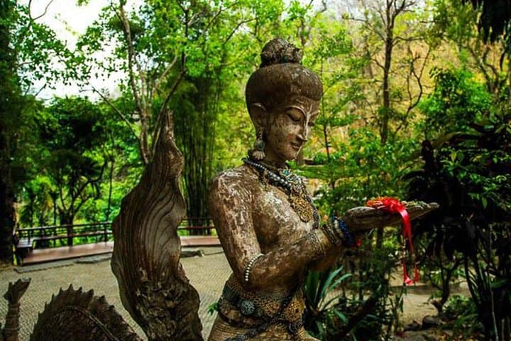 Doi Suthep Sunrise & Alms-Giving Private Tour — Wat Phra That Dawn Ceremony in Chiang Mai photo 4