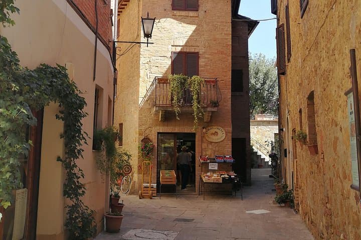 Private Walking Tour of Pienza: Explore the Ideal City & Pecorino Tasting photo 3