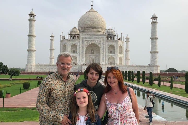 5-Day Golden Triangle Luxury Tour: Delhi, Agra & Jaipur by Train or Car