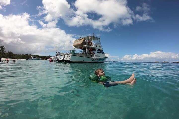 Culebra Power Boat Snorkeling & Flamenco Beach Tour — All-Inclusive Day Trip photo 4
