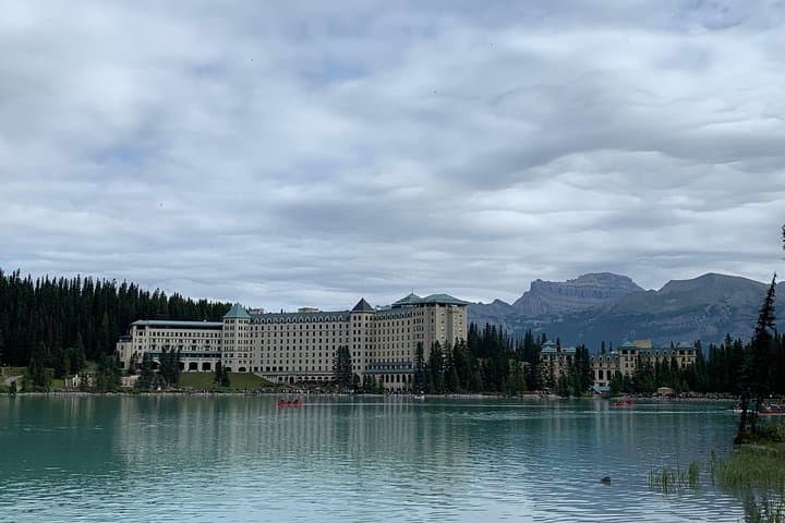 Private Tour: Lake Louise, Moraine Lake & Icefields Parkway from Banff photo 5