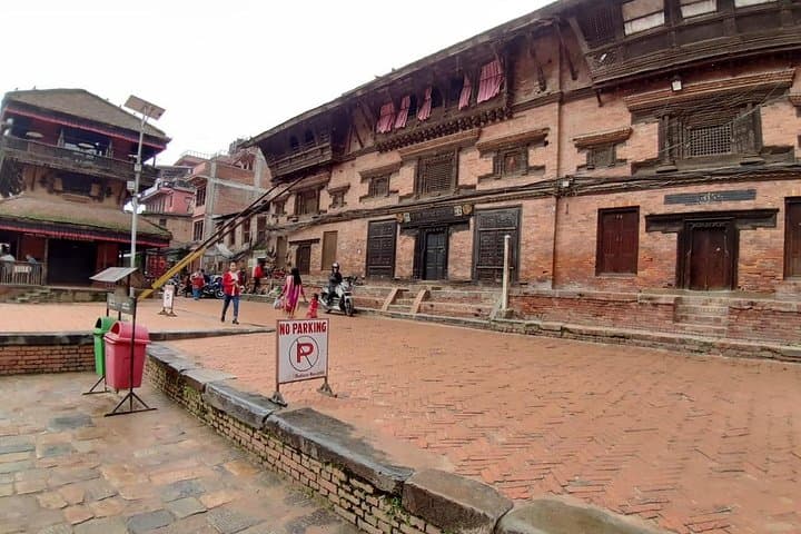 Discover Kathmandu’s Major Sights by Private Car — Swayambhunath, Boudhanath & Durbar photo 1