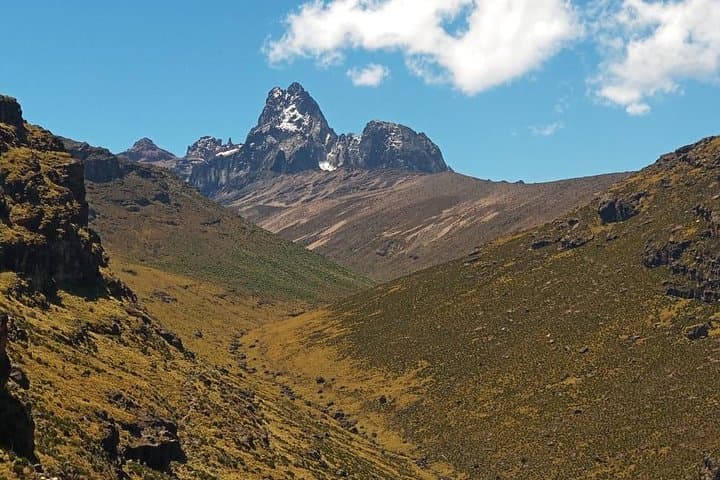Mt Kenya 5-Day Sirimon–Chogoria Trek: Summit Lenana on a Classic Route