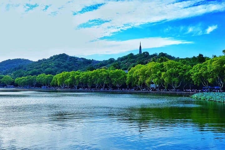 Hangzhou West Lake & Meijiawu Tea Village: Private Day Tour from Shanghai photo 4