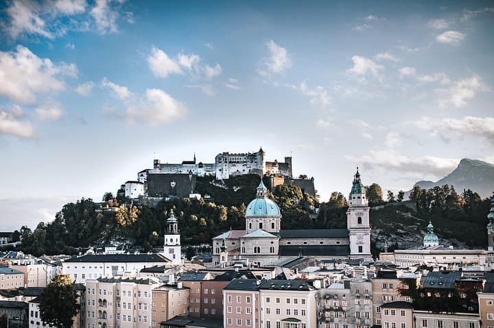 Vienna to Salzburg Private Transfer with 3‑Hour Hallstatt Stop photo 4