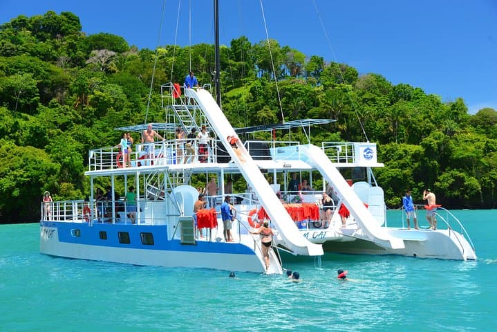 Manuel Antonio Zipline and Catamaran Combo — Canopy, Snorkel & Wildlife Cruise photo 4