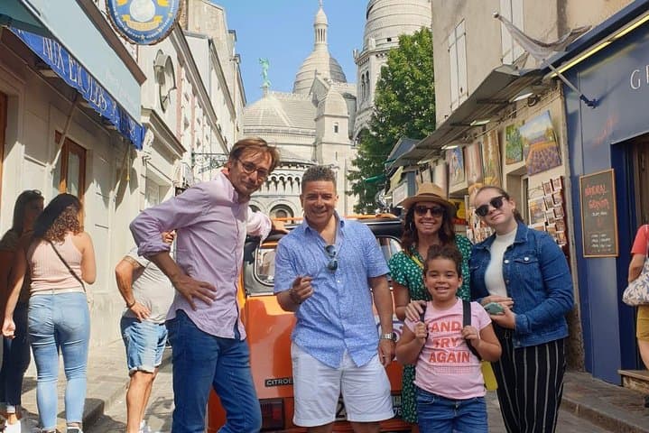 Montmartre La Bohème: 2CV Ride, Walking Tour & Wine Tasting in Paris photo 4