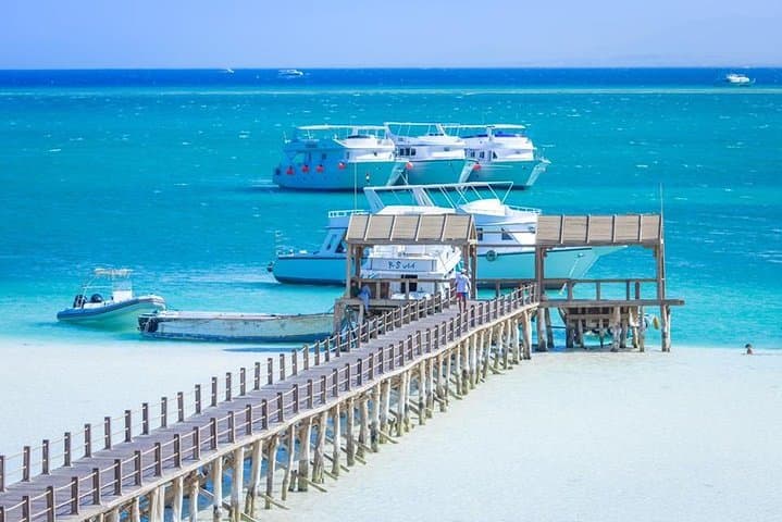 Two-Day Cairo to Hurghada & Luxor: Desert Quad Safari and Pharaoh Temples