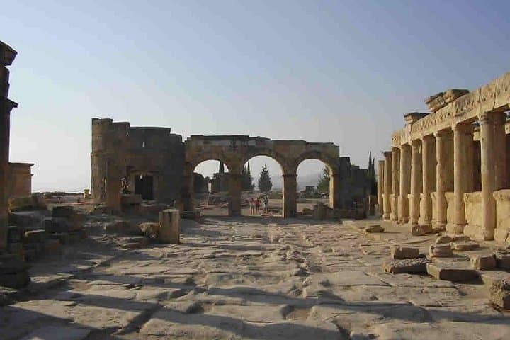 Pamukkale & Hierapolis Small-Group Tour — Thermal Terraces and Ancient Ruins photo 4