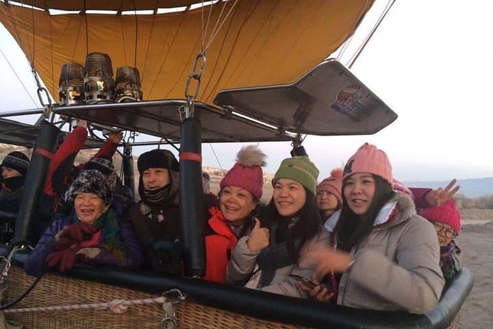Sunrise Hot Air Balloon Over Goreme Valley — Cappadocia Flights & Practical Tips photo 3