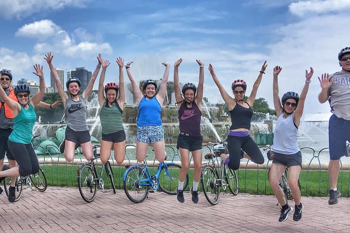 Explore Chicago’s Iconic Landmarks on the Ultimate City Bike Tour photo 4