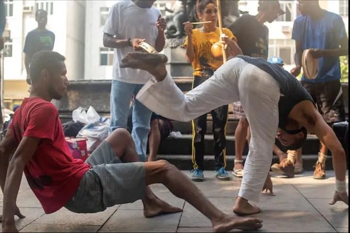 Capoeira Classes for Beginners in Rio de Janeiro — Learn the Moves, Music & History photo 5
