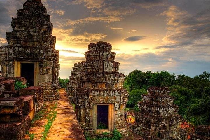 3-Day Angkor & Kulen Guided Tour: Angkor Wat, Banteay Srei & Kulen Waterfall photo 1