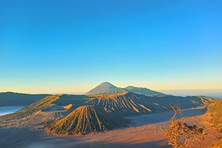 Ijen Blue Flame, Tumpak Sewu & Mount Bromo: 4-Day Java Volcano Adventure photo 2